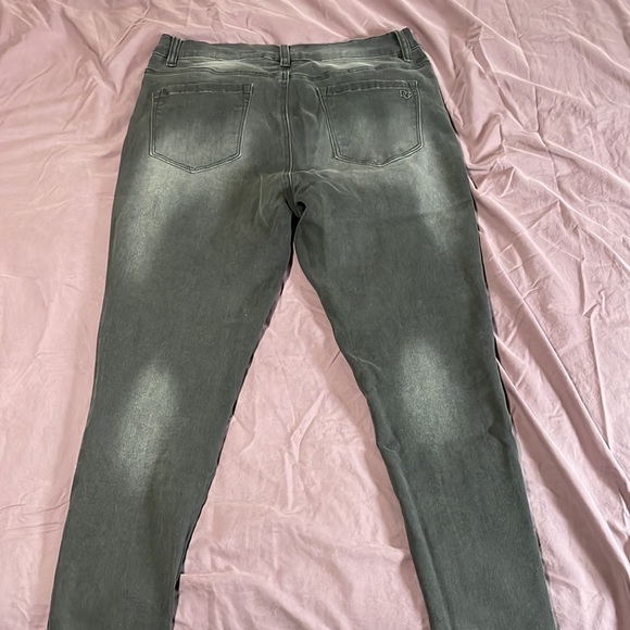 DG2  Gray Skinny denim. Size 10 - Picture 3 of 3